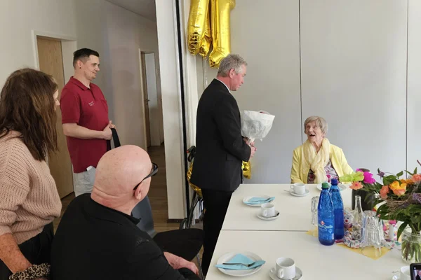 100. Geburtstag Das Foto zeigt die Geburtstagsfeier.