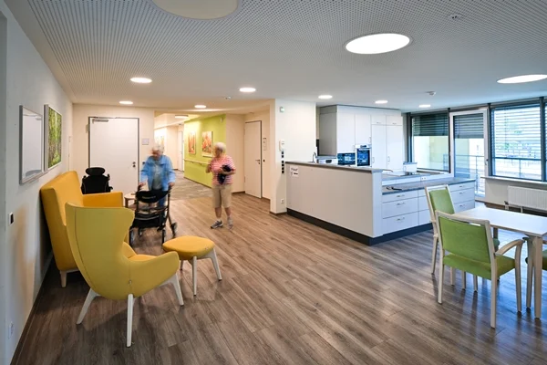 Franziskuszentrum Das Bild zeigt einen Aufenthaltsbereich im Franziskuszentrum