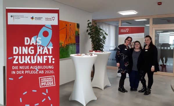 Das Bild zeigt Mitarbeiter des Hauses St. Raphael am Tag der Offenen Tür