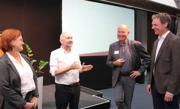 Das Bild zeigt Ulla Mosthaf (Praxis Autismus Südwest Karlsruhe), Dr. Salvatore Corbisiero (Tagesklinik Luzern), Manfred König (Fachdienst Diagnostik & Entwicklung am BBW Ravensburg) und Christian Braun (Geschäftsführer BBW Ravensburg)