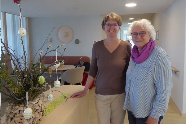 Ehrenamt Das Foto zeigt Daniela Klesel (li.) zusammen mit Koordinatorin Birgitta Radau.