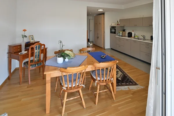 Das Bild zeigt ein Esszimmer