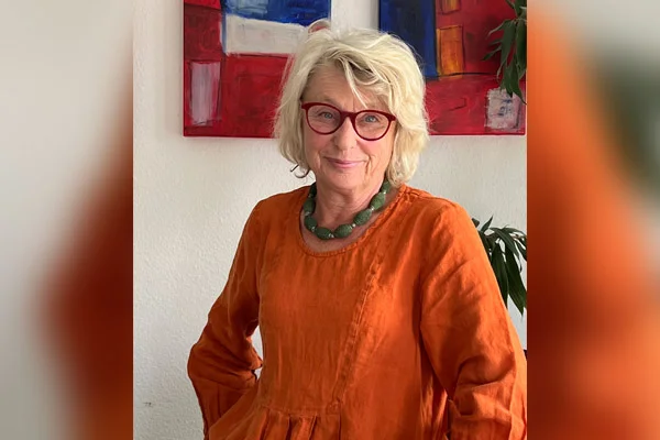 Portraitfoto Angelika Dietmann