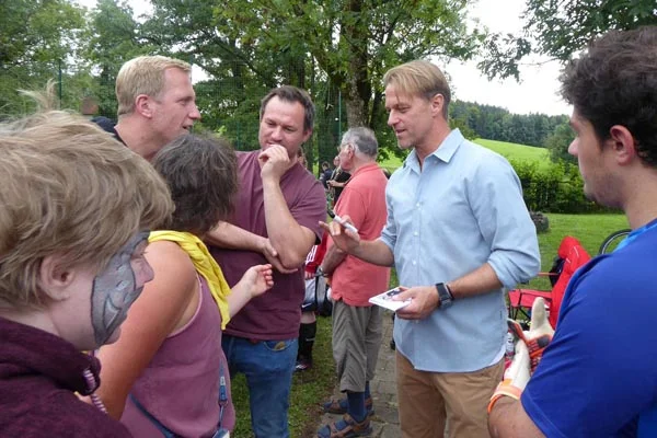 Autogramme Autogrammstunde mit Timo Hildebrand