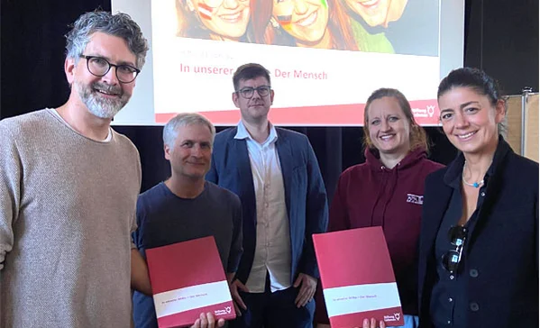 Gruppenbild mit Nils Pasternak, Tobias Engenhorst, Thorben Alfers, Sara Schmucker und Suzan Kostadinovic.