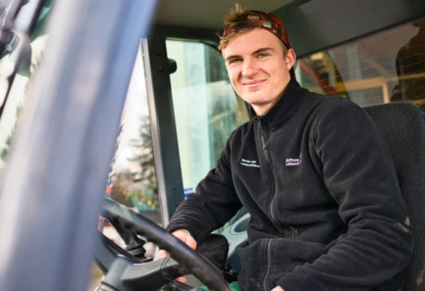 Ausbildung Dienstleistung / Handwerk Ausbildung Dienstleistung und Handwerk