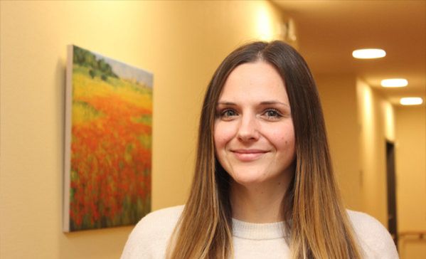 Ein Portraitfoto einer Frau.