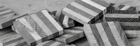 Das Bild zeigt umgekippte Dominosteine