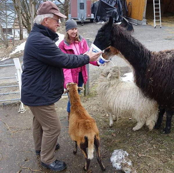 Das Bild zeigt Norbert Sch. auf dem Ponyhof