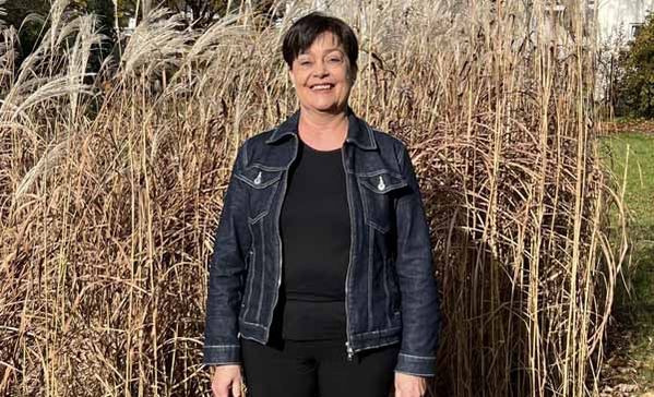 Portraitfoto von Beatrice Halder.