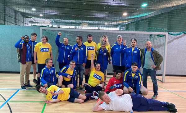 Das Foto zeigt die Fußballmannschaft FC Rosenharz II.
