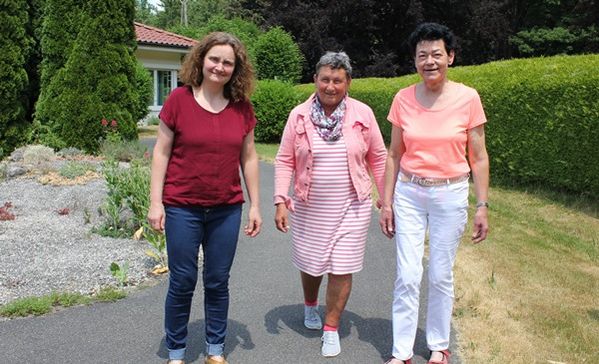 Margret Mangler (von links), Betha Küble und Andrea Graetsch gehören zu den besonders langjährigen Mitarbeiterinnen und Mitarbeitern im Spital Neutann. Gemeinsam bringen es die drei Frauen auf 111 Dienstjahre. 