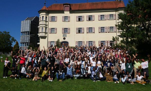 Bei einem Einführungstag Anfang September lernten die neuen Nachwuchskräfte die Stiftung Liebenau aus unterschiedlichen Perspektiven kennen. Mehr als 140 Auszubildende, DH-Studierende und Freiwilligendienstleistende nahmen an der Veranstaltung teil.