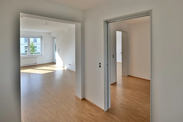 Wohnanlage Berg Das Bild zeigt eine leere Wohnung