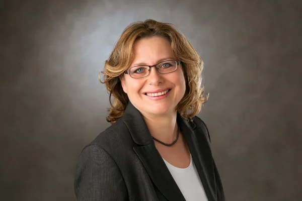 Monika Eberhardt Ein Portraitfoto einer Frau.