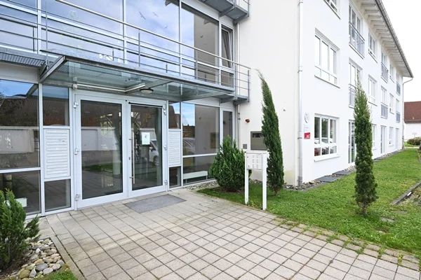 Wohnanlage Berg Das Bild zeigt den Eingang des Service-Wohnen Friedrichshafen