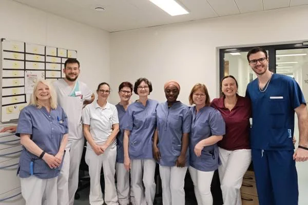 Deutschlands beliebteste Pflegeprofis Das Bild zeigt das Teamm der Abteilung Lukas 21 der St. Lukas-Klinik