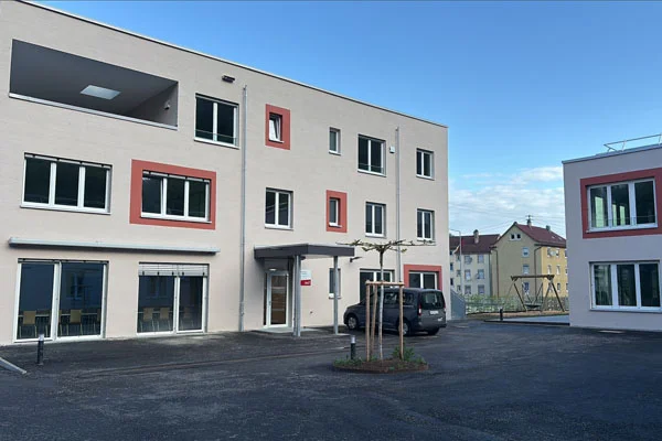 St. Damiano Ein Gebäude von außen fotografiert.