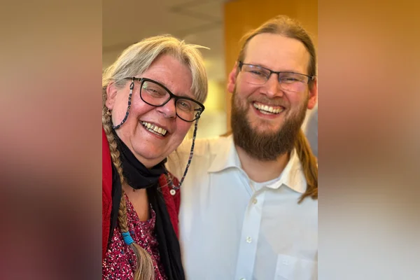 Verabschiedung Das Foto zeigt Claudia Senf und David Lesslauer.