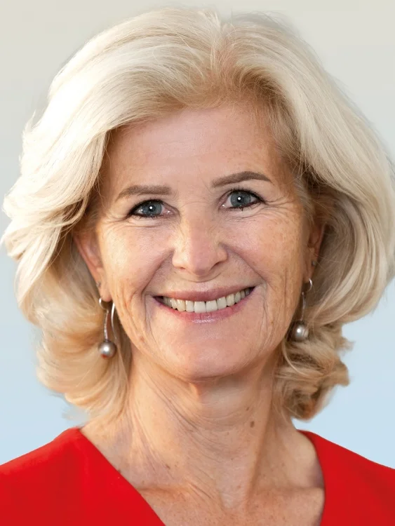 Dr. Esther Schönberger Dr. Esther Schönberger
