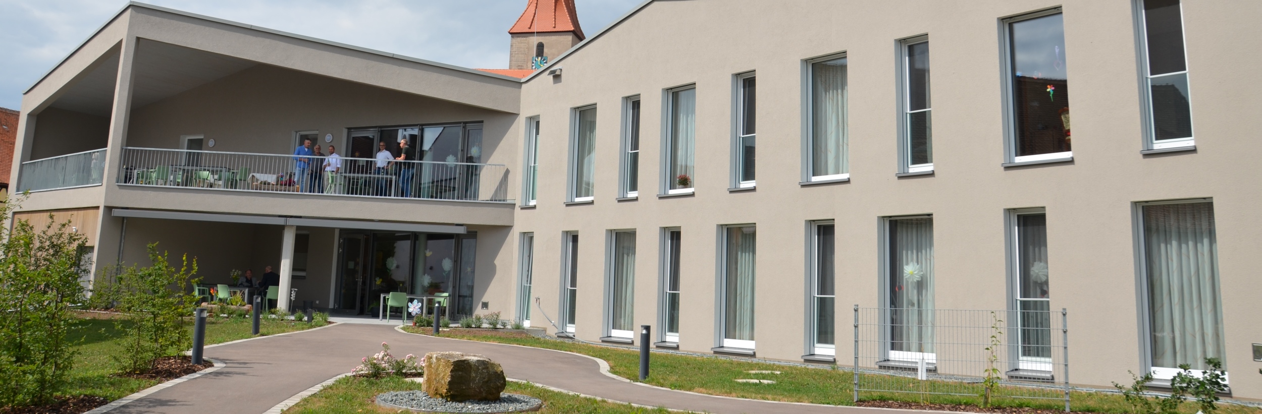 Das Bild zeigt eine Außenansicht des Hauses St. Sophia