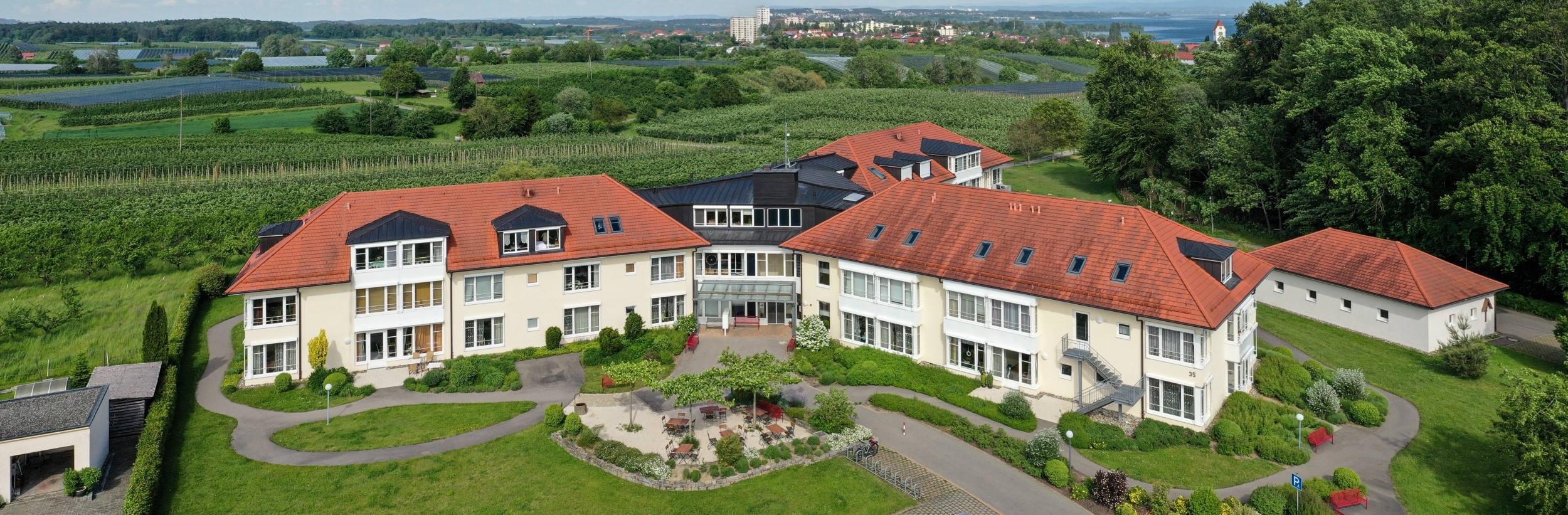 Das Bild zeigt das Haus der Pflege St. Vinzenz Palotti