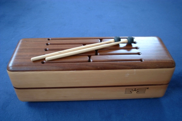 In der Musiktherapie kommen ganz unterschiedliche Instrumente zum Einsatz.