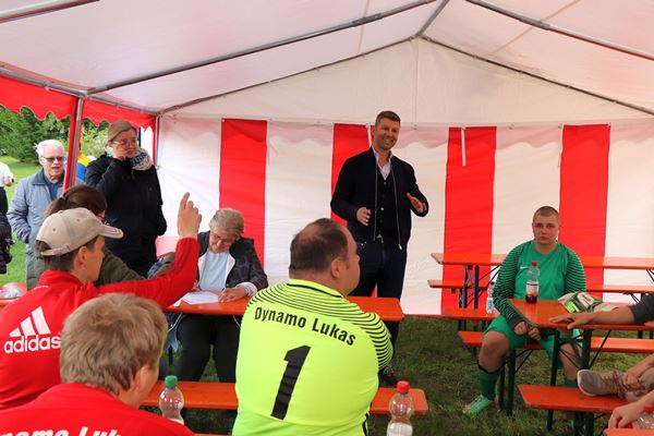 Geduldig beantwortete Thomas Hitzlsperger alle Fragen.