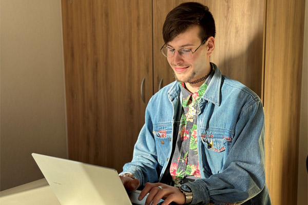 Janko Zgela beschreibt, warum Regeln im Umgang mit den digitalen Medien wichtig sind. Janko Zgela beschreibt, warum Regeln im Umgang mit den digitalen Medien wichtig sind.