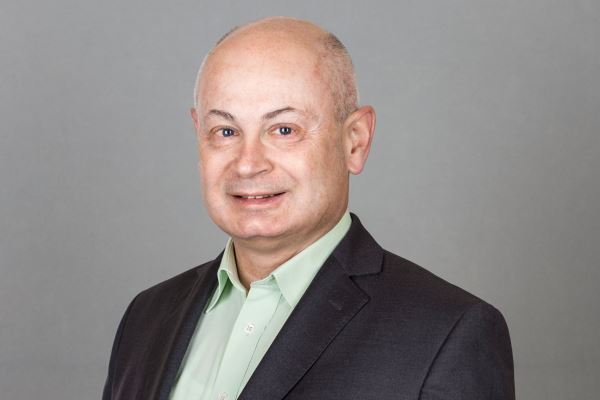 Ulrich Kuhn ist Leiter der Stabsstelle Sozialpolitik/Gemeinwesen in der Stiftung Liebenau. In seiner Funktion setzt er sich für nachhaltig wirksame politische Rahmenbedingungen und eine mit den lokalen Gemeinwesen vernetzte soziale Arbeit ein. Ulrich Kuhn ist Leiter der Stabsstelle Sozialpolitik/Gemeinwesen in der Stiftung Liebenau. In seiner Funktion setzt er sich für nachhaltig wirksame politische Rahmenbedingungen und eine mit den lokalen Gemeinwesen vernetzte soziale Arbeit ein.