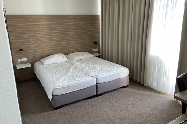 Das Foto zeigt ein Schlafzimmer.