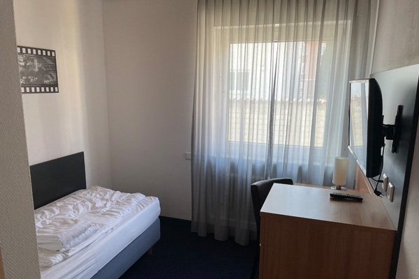 Das Foto zeigt ein Schlafzimmer.