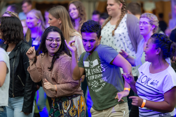 Beim Social´n´Fun Festival feiern die Gäste den gemeinsamen Abend.