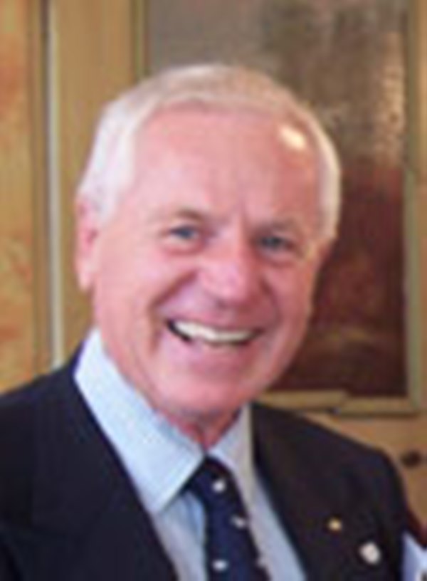 Portrait of Dr. Horst-Dieter Mainka