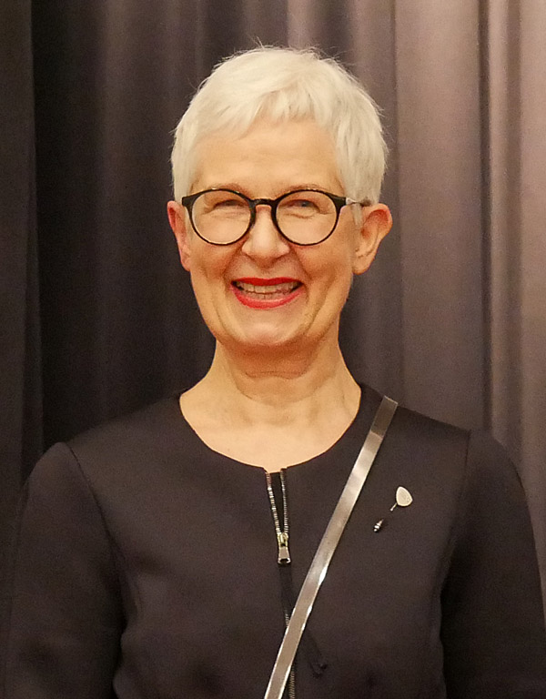 Das Foto zeigt die Ehrenzeichenträgerin Dr. Dorothea Ehrmann.